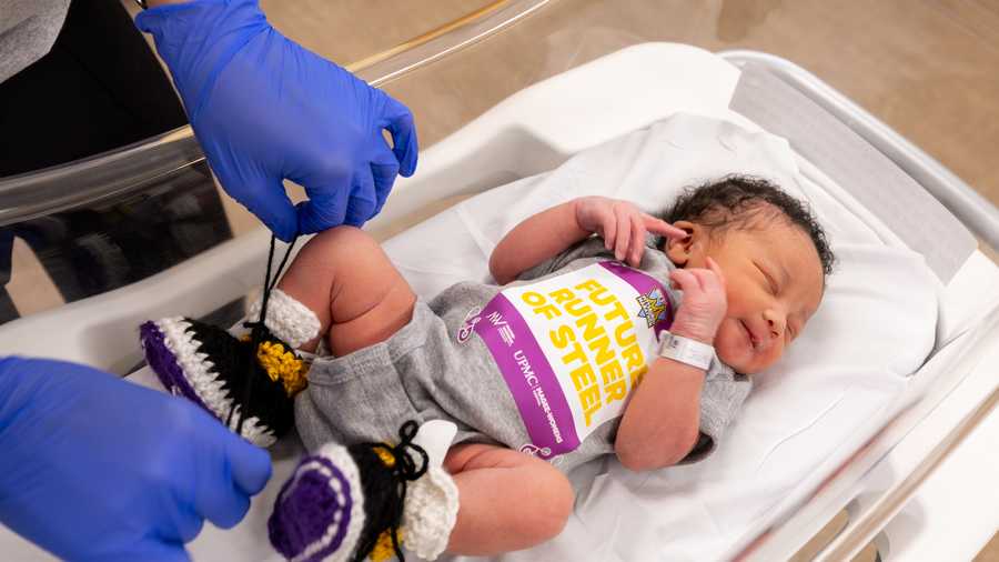 babies dressed in pittsburgh marathon attire at upmc magee.